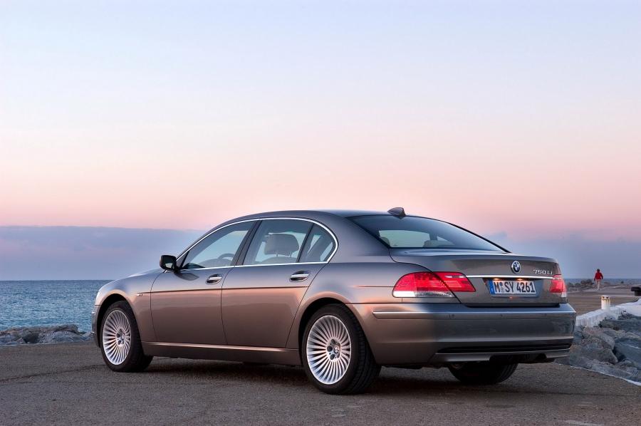  BMW 7-Series L 2006 года  (фото 10 из 89)